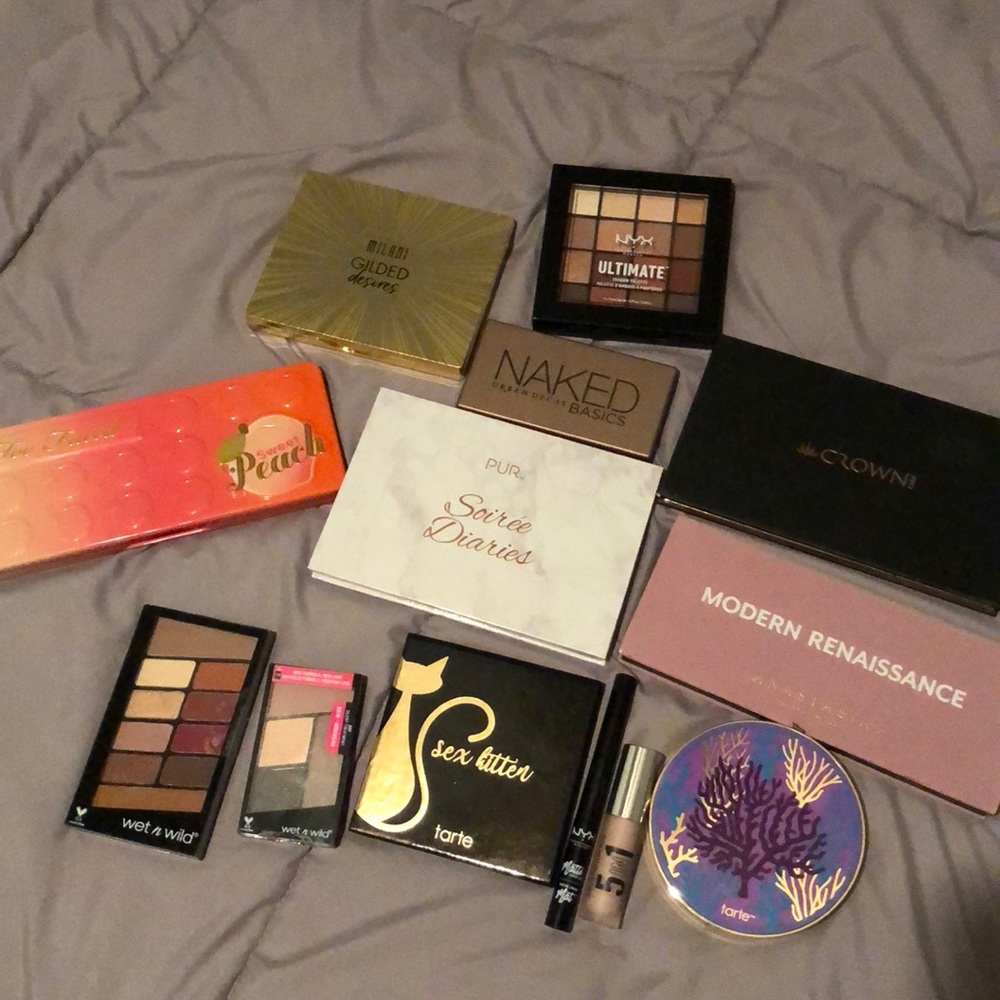 SO MANY EYESHADOWS - $50 for whole bunch